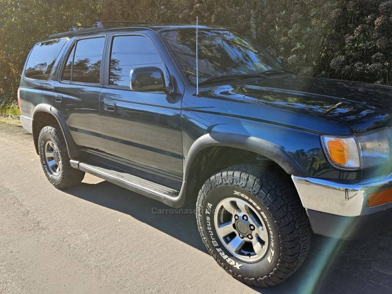 TOYOTA - HILUX SW4 - 1998/1998 - Verde - R$ 60.000,00