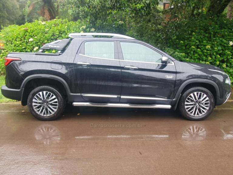 FIAT - TORO - 2024/2025 - Preta - R$ 180.000,00
