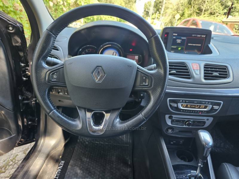 RENAULT - FLUENCE - 2017/2017 - Preta - R$ 56.000,00