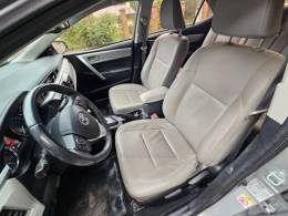 TOYOTA - COROLLA - 2016/2017 - Prata - R$ 92.000,00