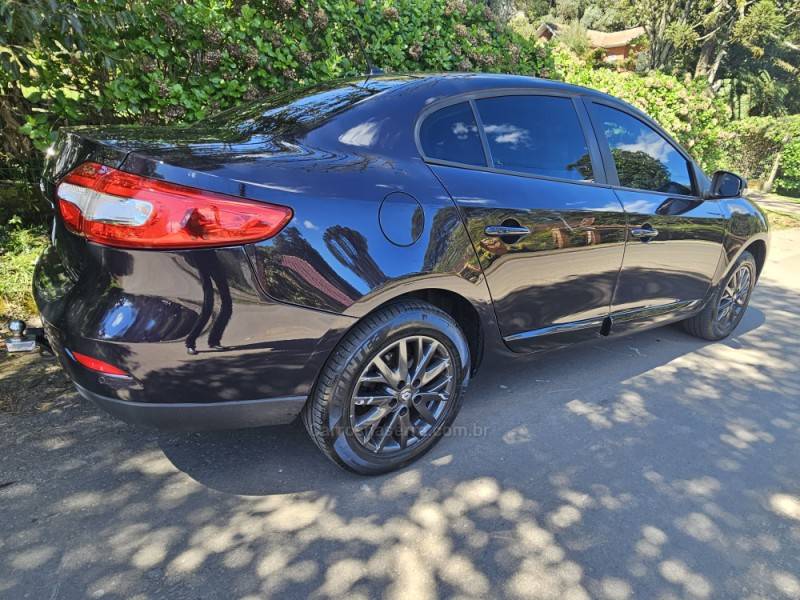 RENAULT - FLUENCE - 2017/2017 - Preta - R$ 56.000,00