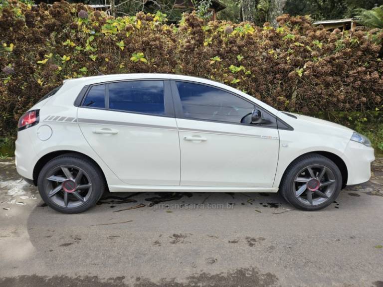 FIAT - BRAVO - 2015/2016 - Branca - R$ 54.800,00