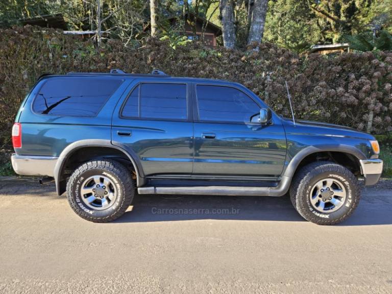 TOYOTA - HILUX SW4 - 1998/1998 - Verde - R$ 60.000,00