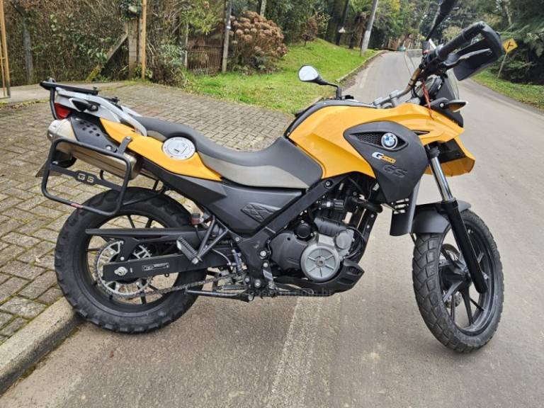 BMW - G 650 - 2013/2014 - Amarela - R$ 27.800,00