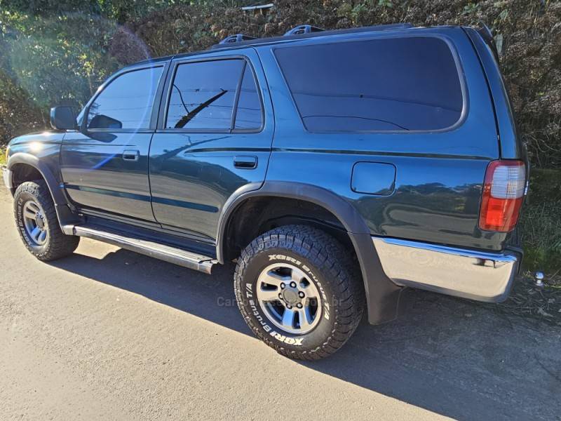 TOYOTA - HILUX SW4 - 1998/1998 - Verde - R$ 60.000,00