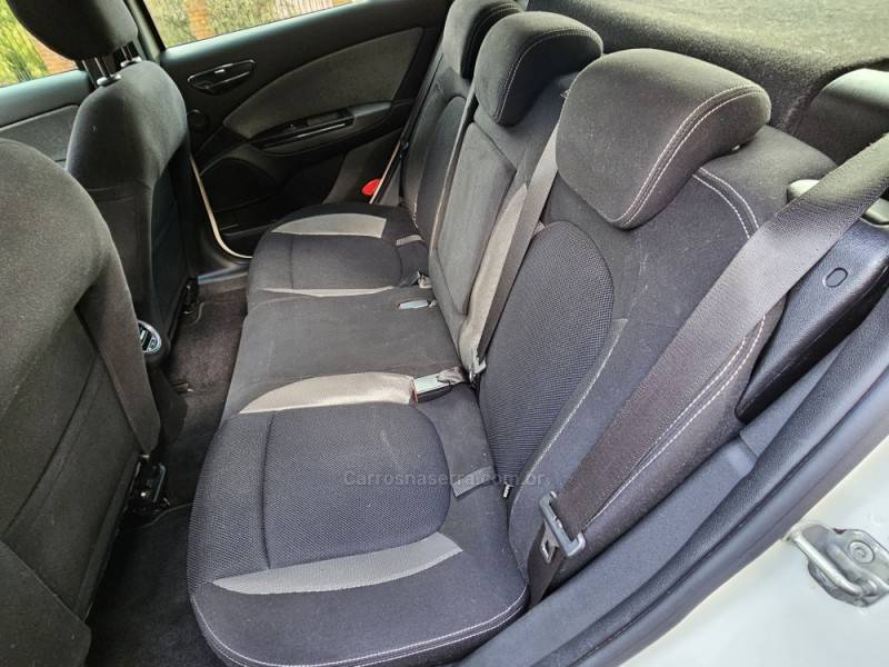 FIAT - BRAVO - 2015/2016 - Branca - R$ 54.800,00