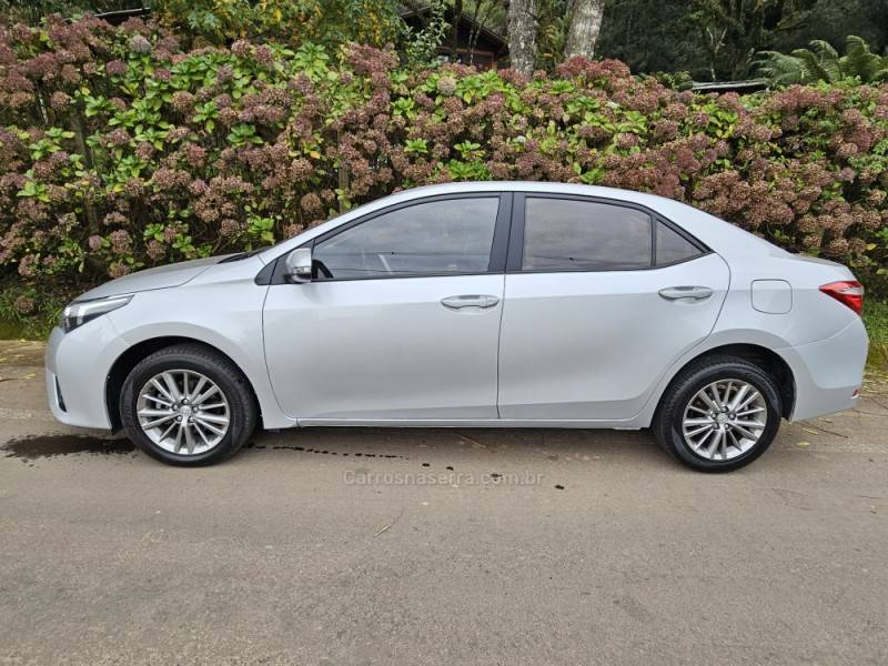 TOYOTA - COROLLA - 2016/2017 - Prata - R$ 92.000,00