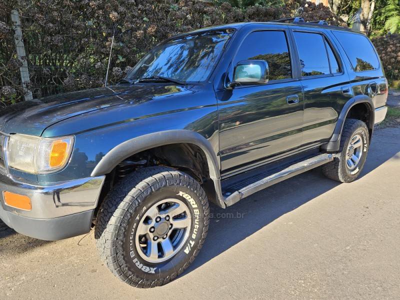 TOYOTA - HILUX SW4 - 1998/1998 - Verde - R$ 60.000,00