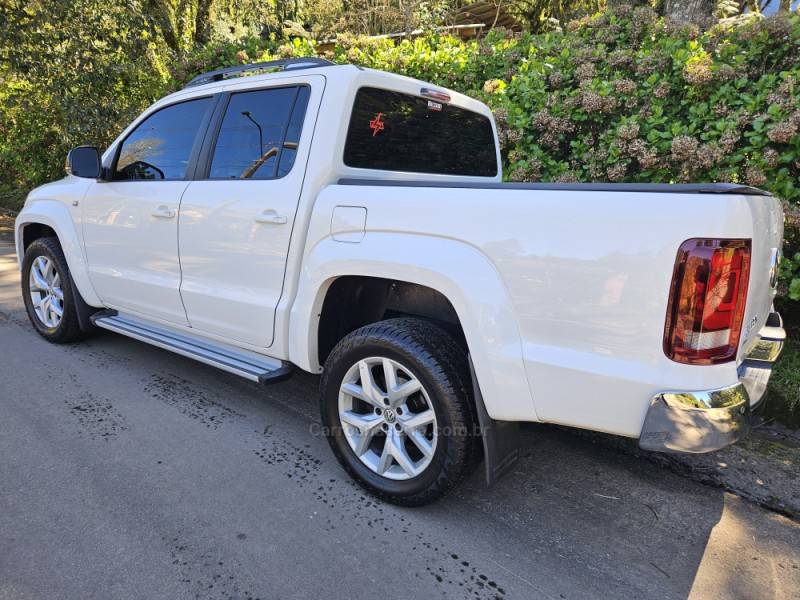 VOLKSWAGEN - AMAROK - 2018/2019 - Branca - R$ 146.000,00