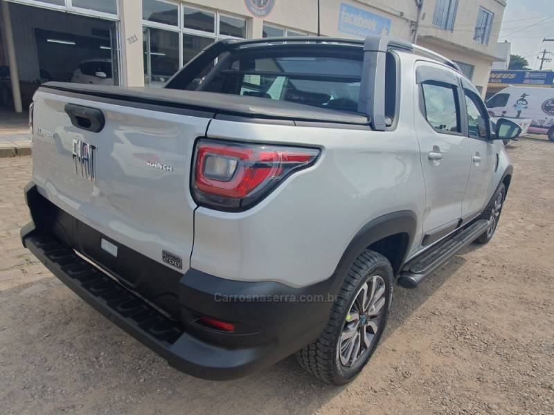 FIAT - STRADA - 2023/2024 - Várias - R$ 136.990,00