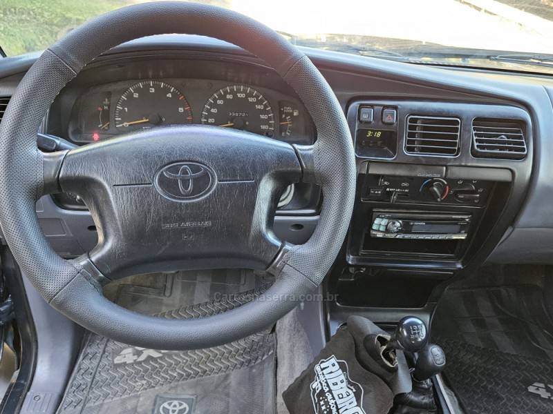 TOYOTA - HILUX SW4 - 1998/1998 - Verde - R$ 60.000,00