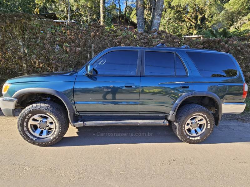 TOYOTA - HILUX SW4 - 1998/1998 - Verde - R$ 60.000,00
