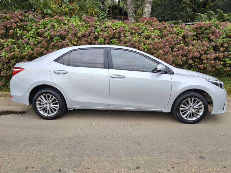 TOYOTA - COROLLA - 2016/2017 - Prata - R$ 92.000,00