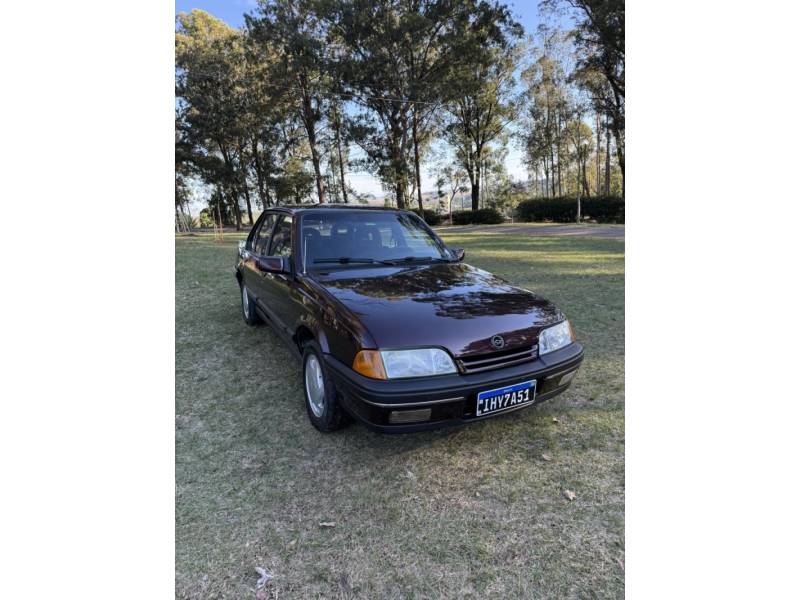 CHEVROLET - MONZA - 1992/1992 - Vermelha - R$ 28.000,00