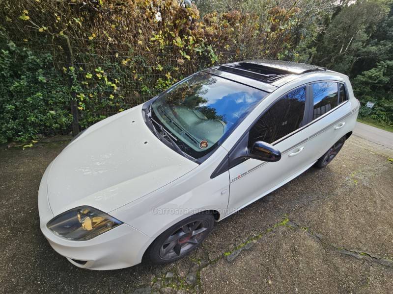 FIAT - BRAVO - 2015/2016 - Branca - R$ 54.800,00