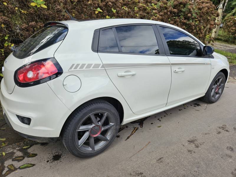 FIAT - BRAVO - 2015/2016 - Branca - R$ 54.800,00